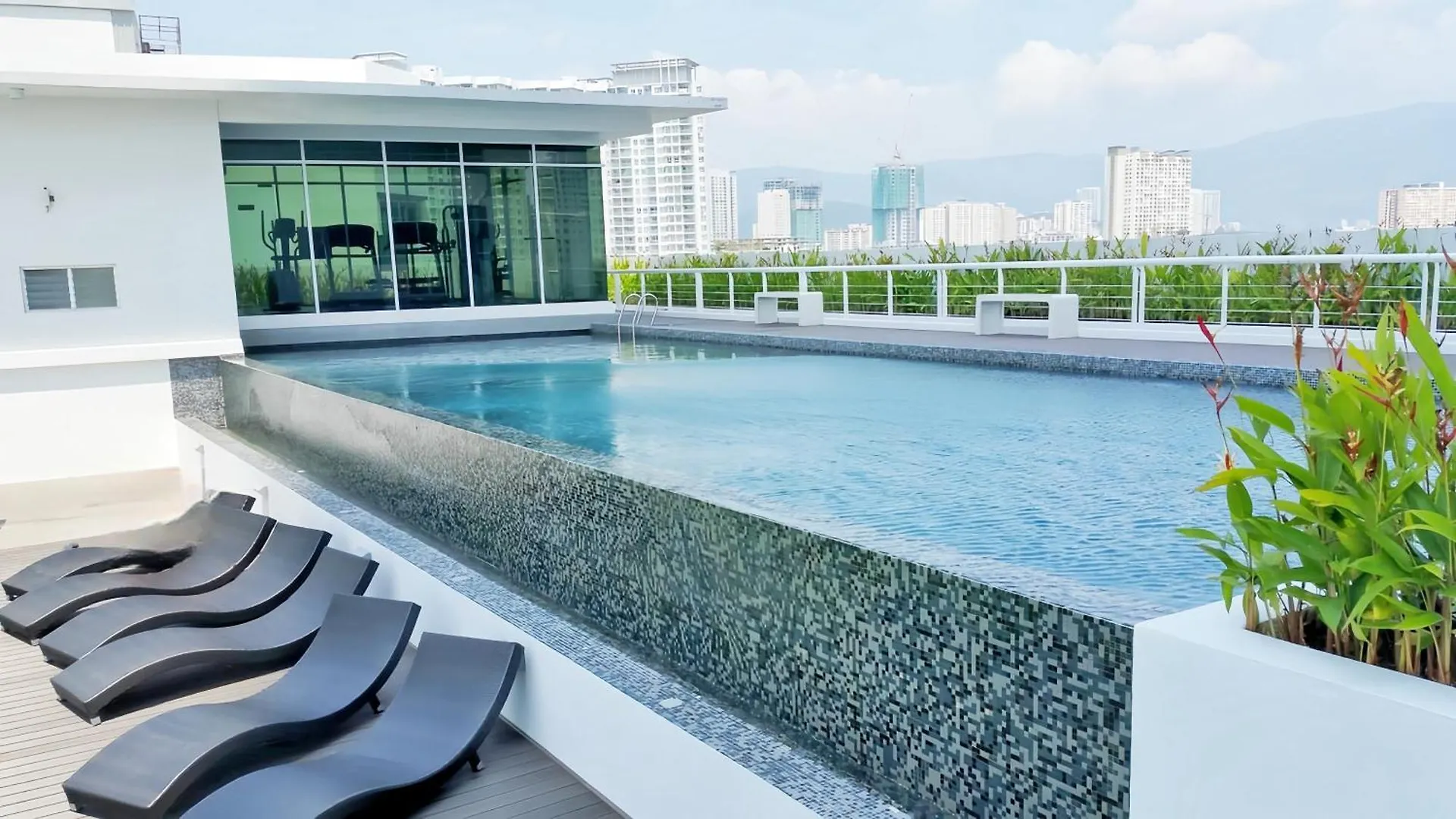 Maritime Suites Penang Jelutong
