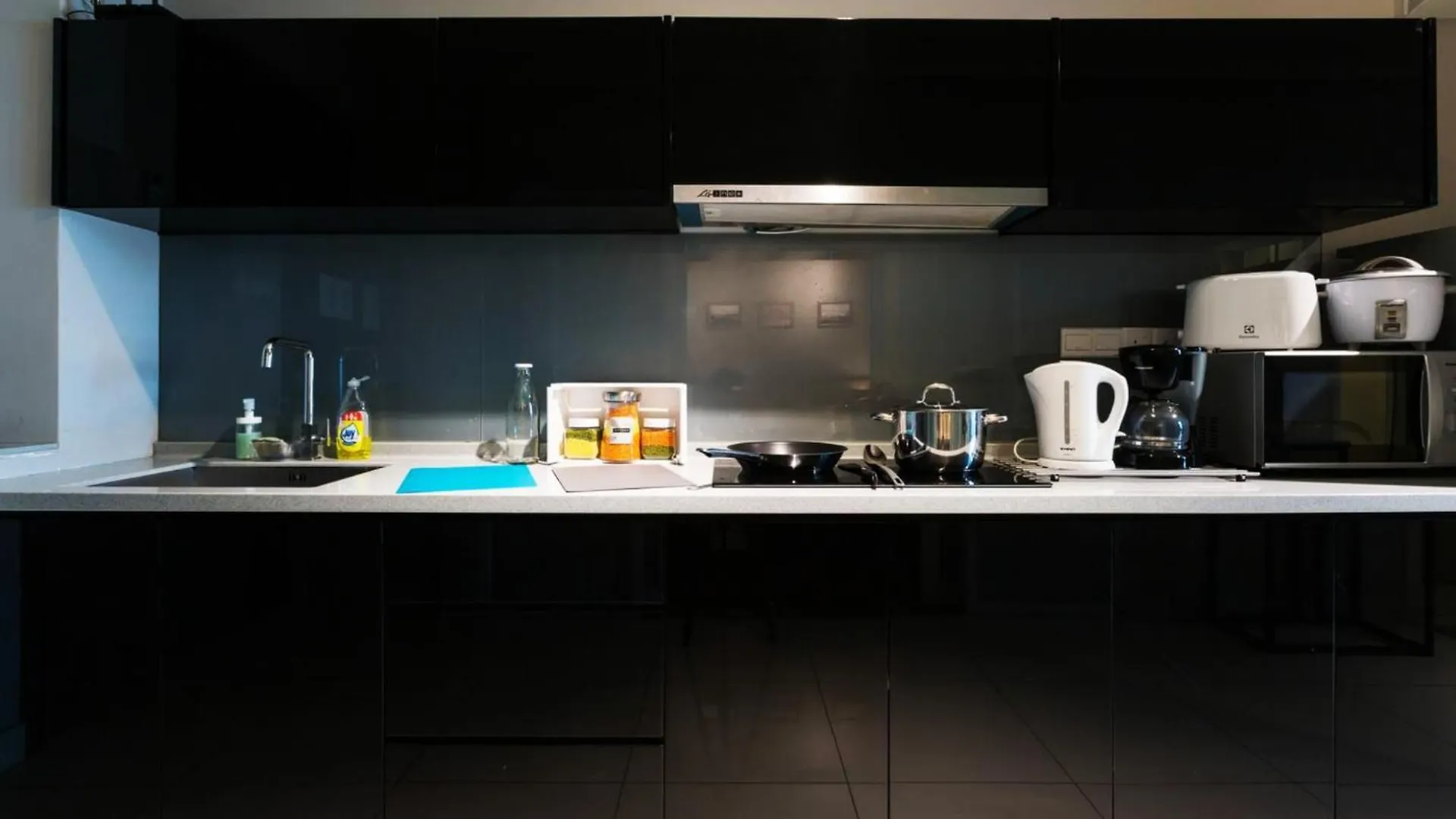 Maritime Suites Penang Jelutong Апартаменты